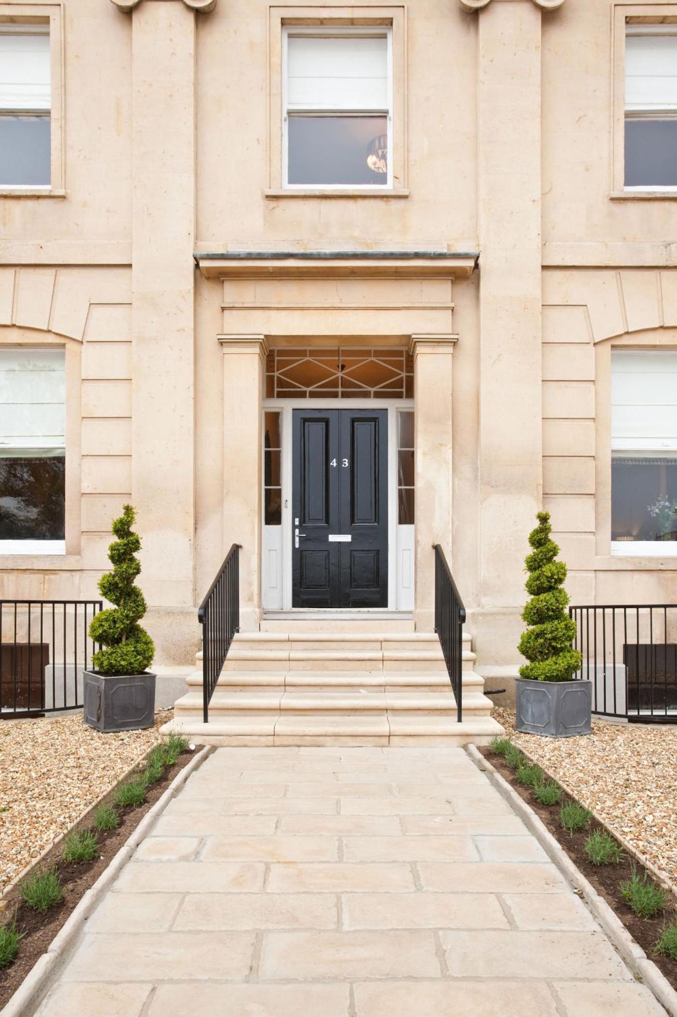Portland Apartments Cheltenham Exteriör bild